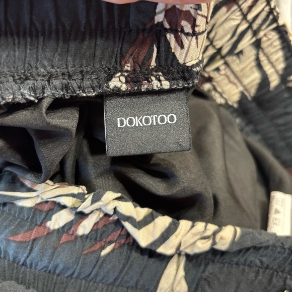 Elegant Black and Cream Leaf Print Skort - Picture 4 of 6